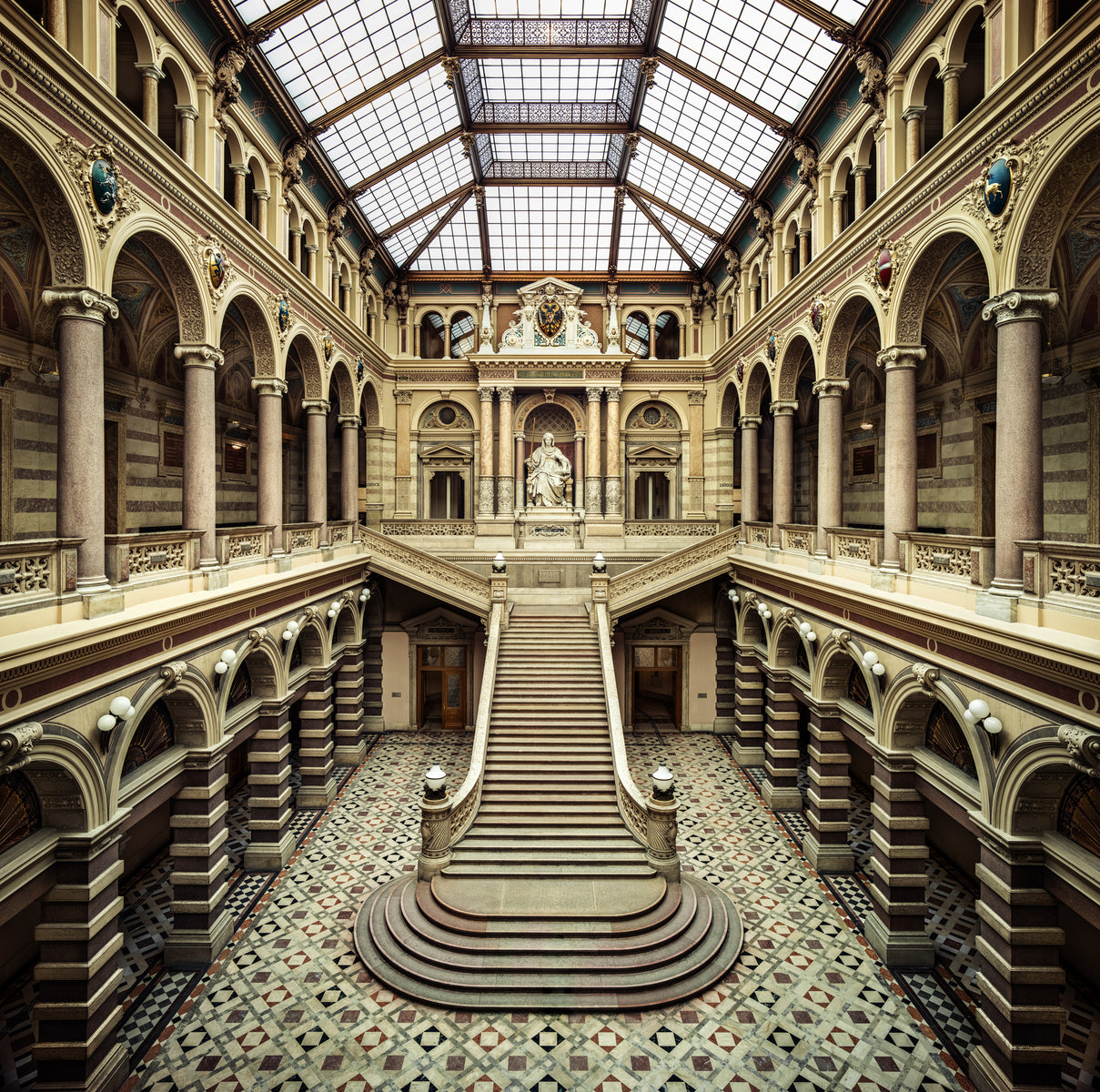 Palace of Justice by Christian Voigt, limited edition photography
