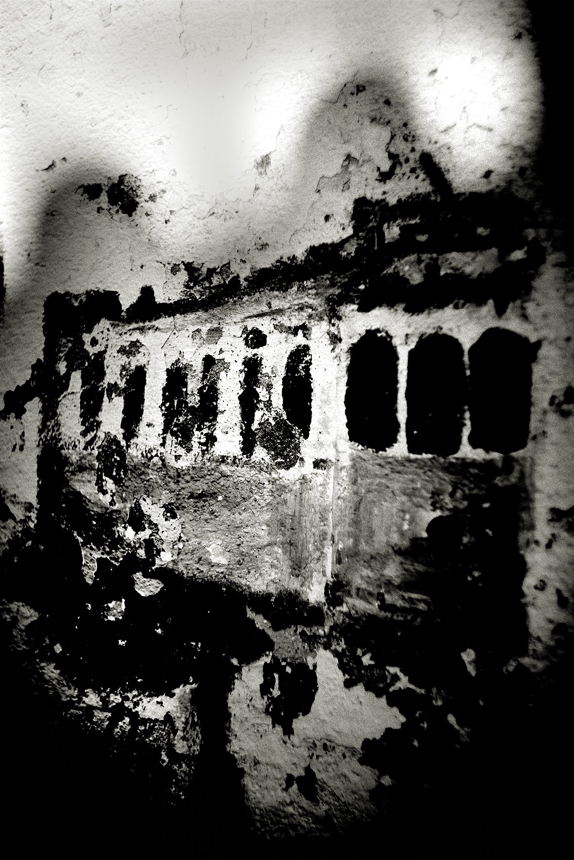 Mural Painting in Alfama, Lisbon by Andreas H. Bitesnich, limited edition photography