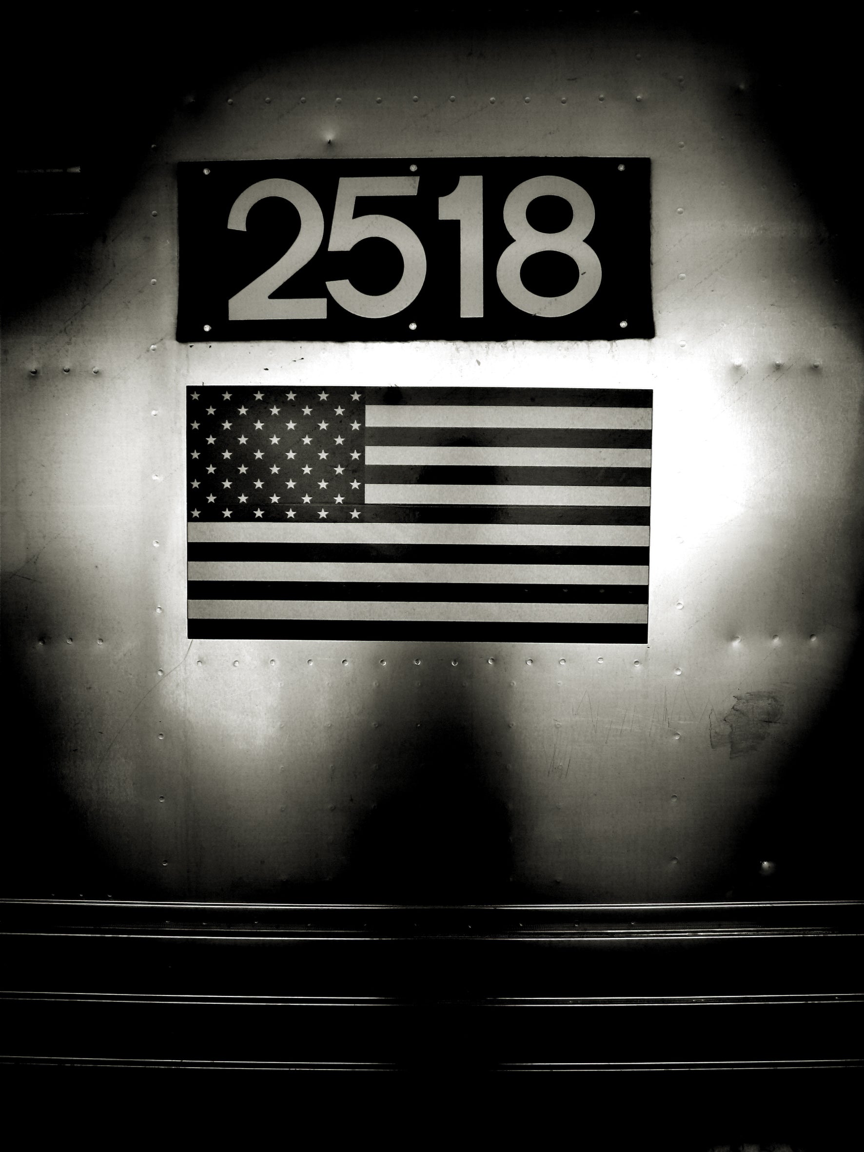 Subway 2518, New York by Andreas H. Bitesnich, limited edition photography