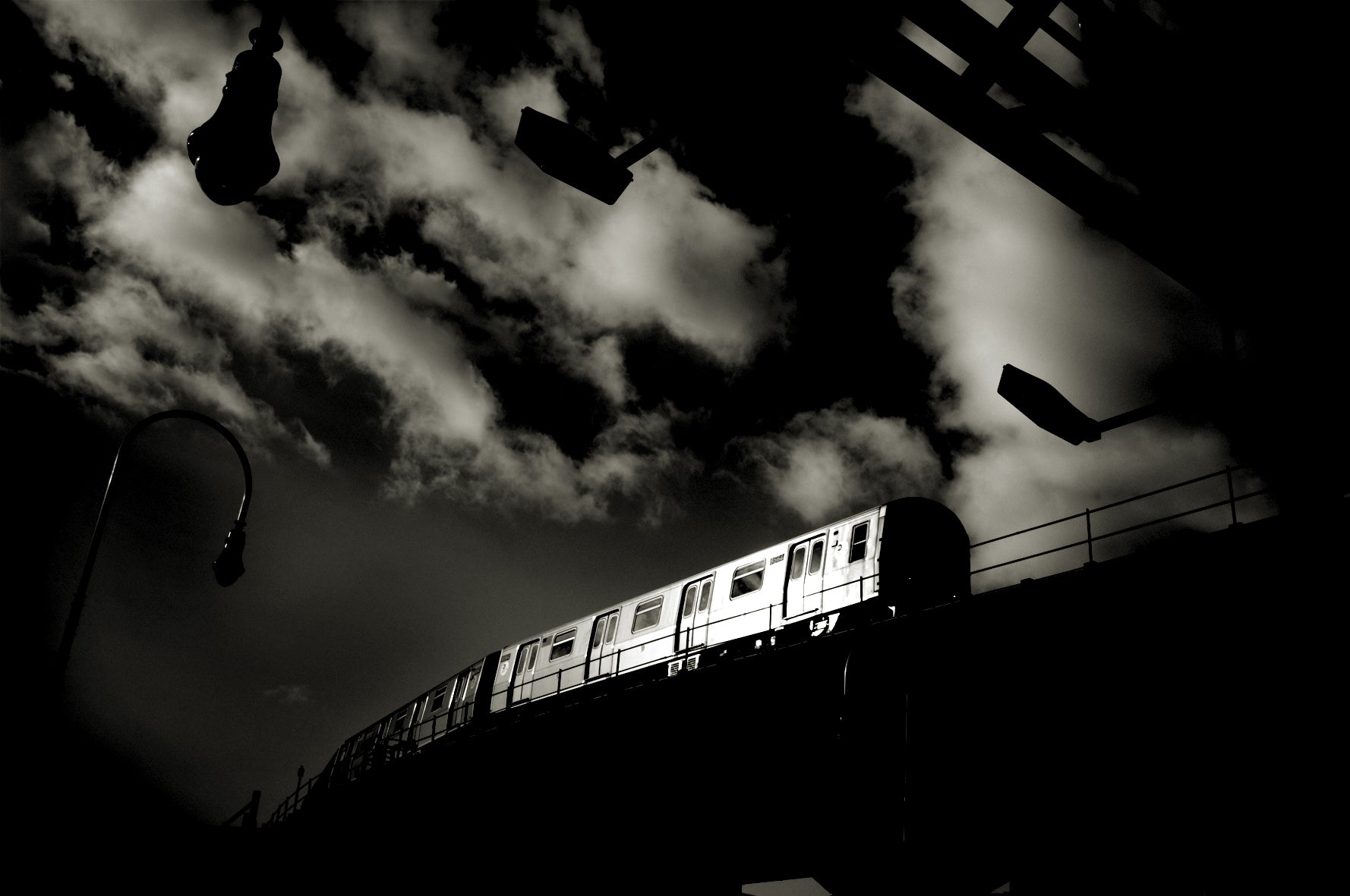 Subway on Williamsburg Bridge, New York by Andreas H. Bitesnich, limited edition photography