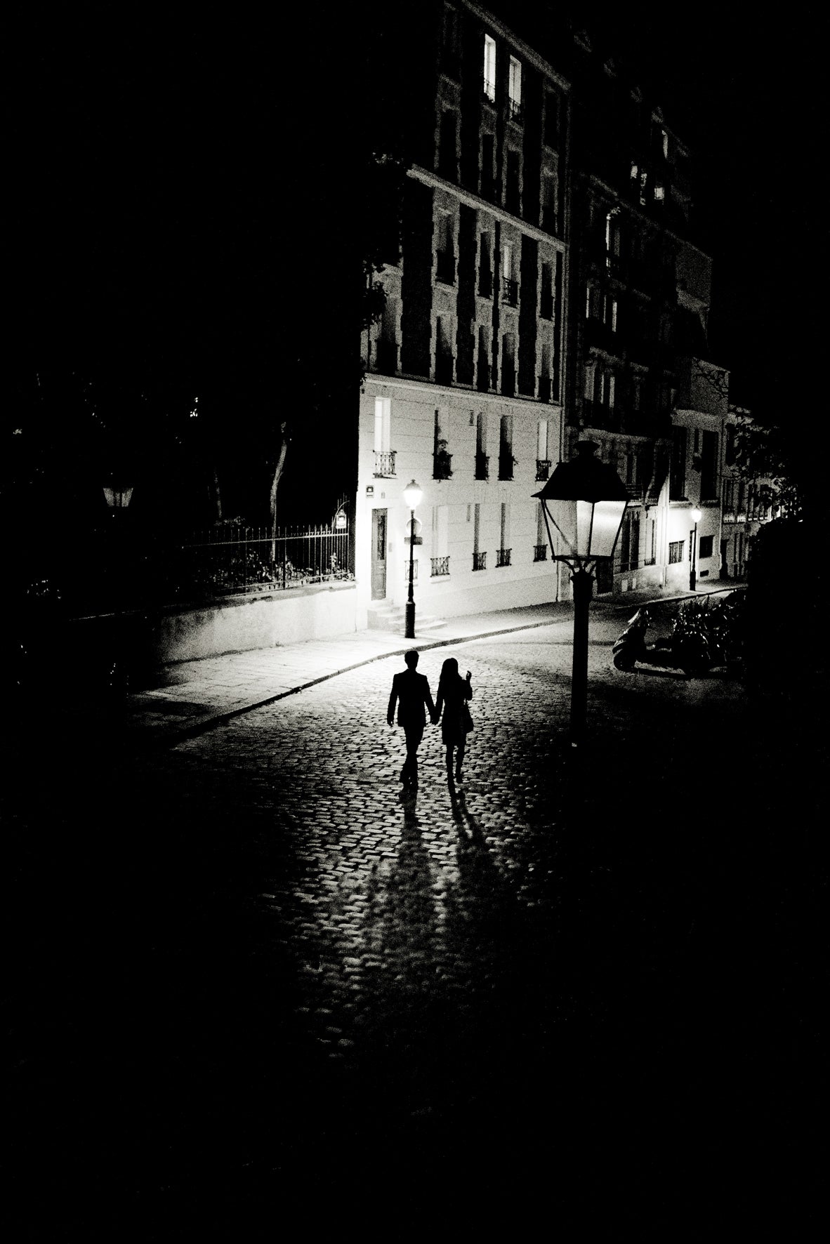 Lovers, Paris by Andreas H. Bitesnich, limited edition photography