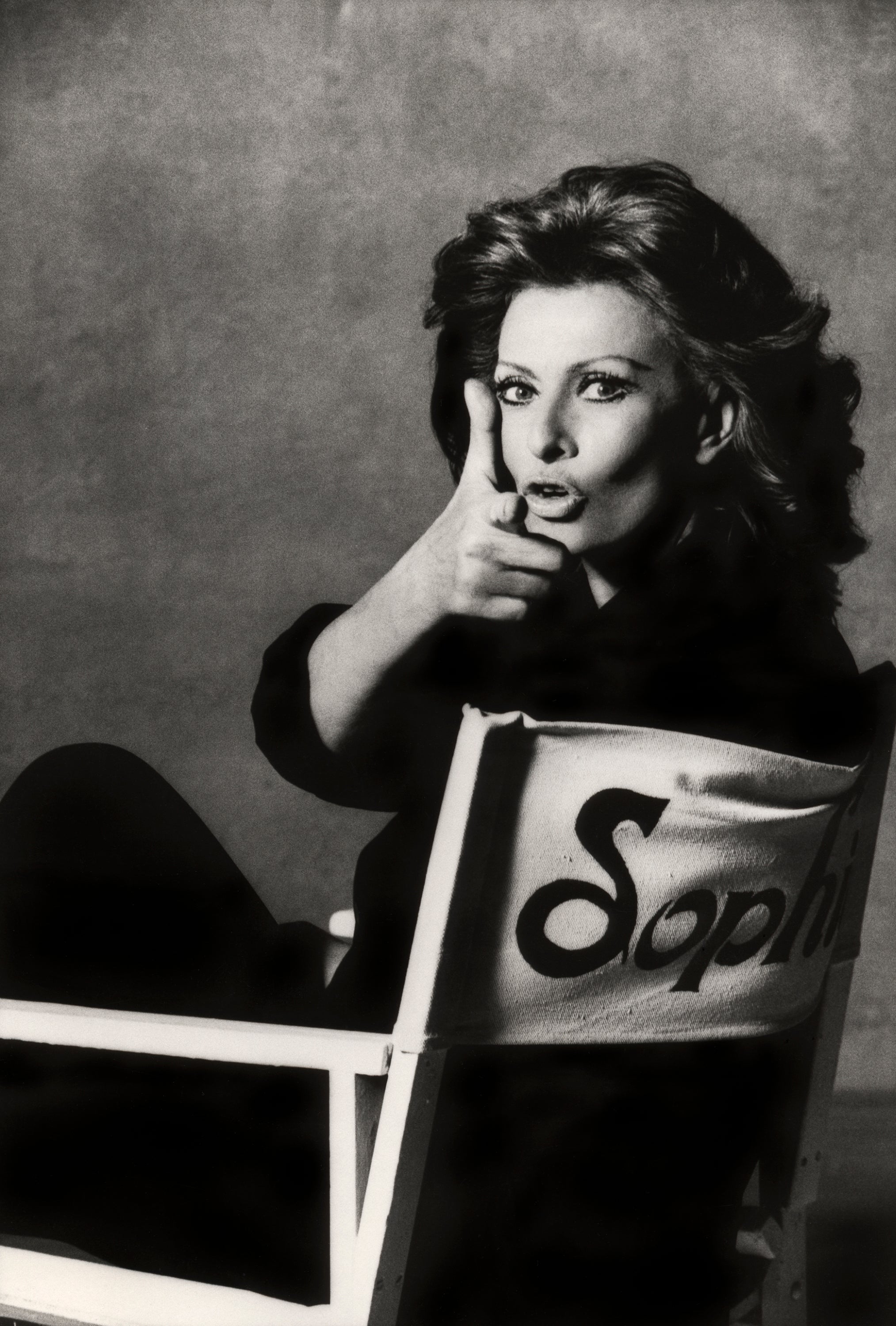 Sophia Loren (director's chair - pointing)