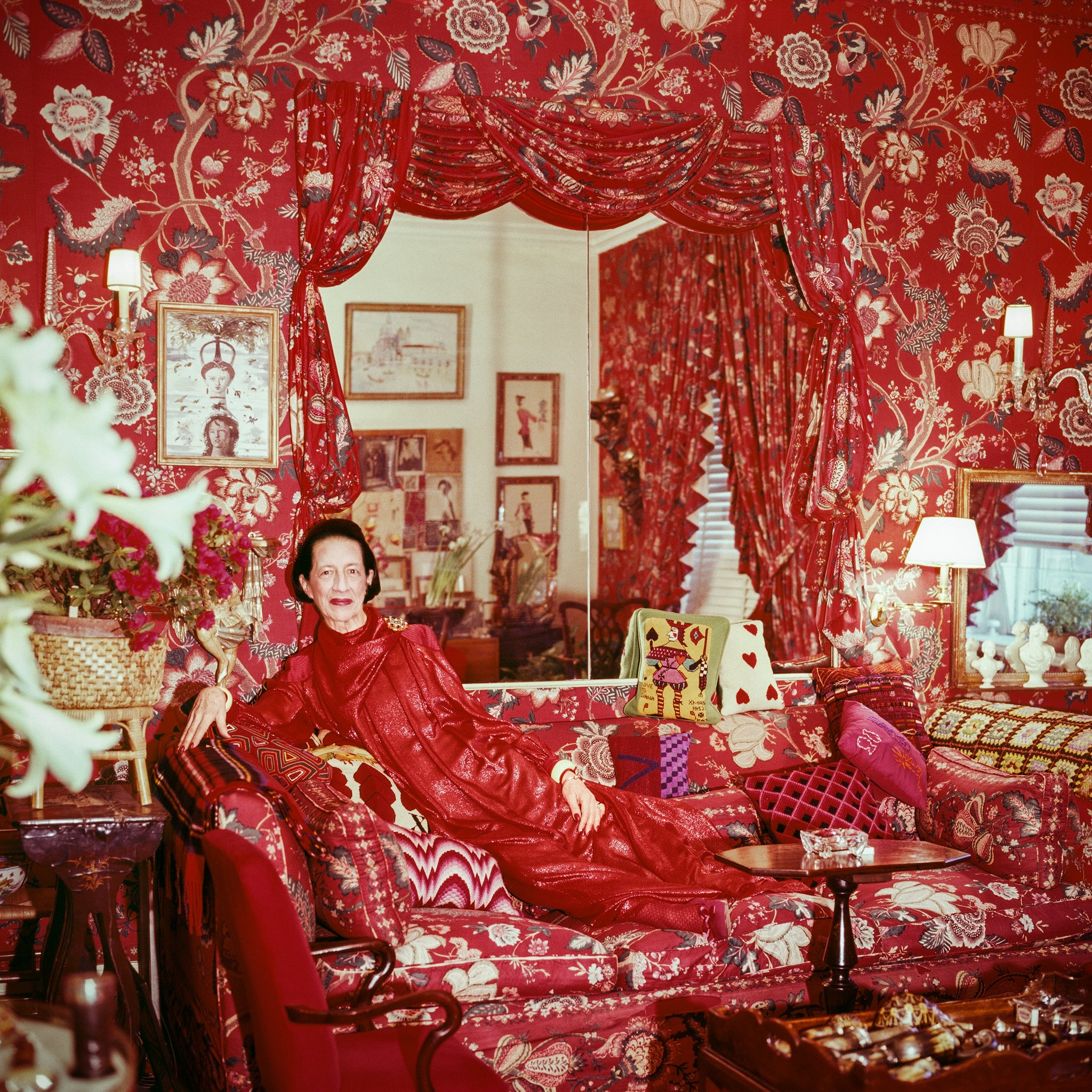 Diana Vreeland, New York 1979 (D. Vreeland Apartment ''Garden in Hell'' by Billy Baldwin)