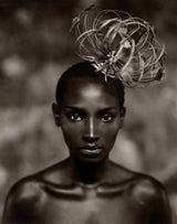 Miss Burundi (sepia)