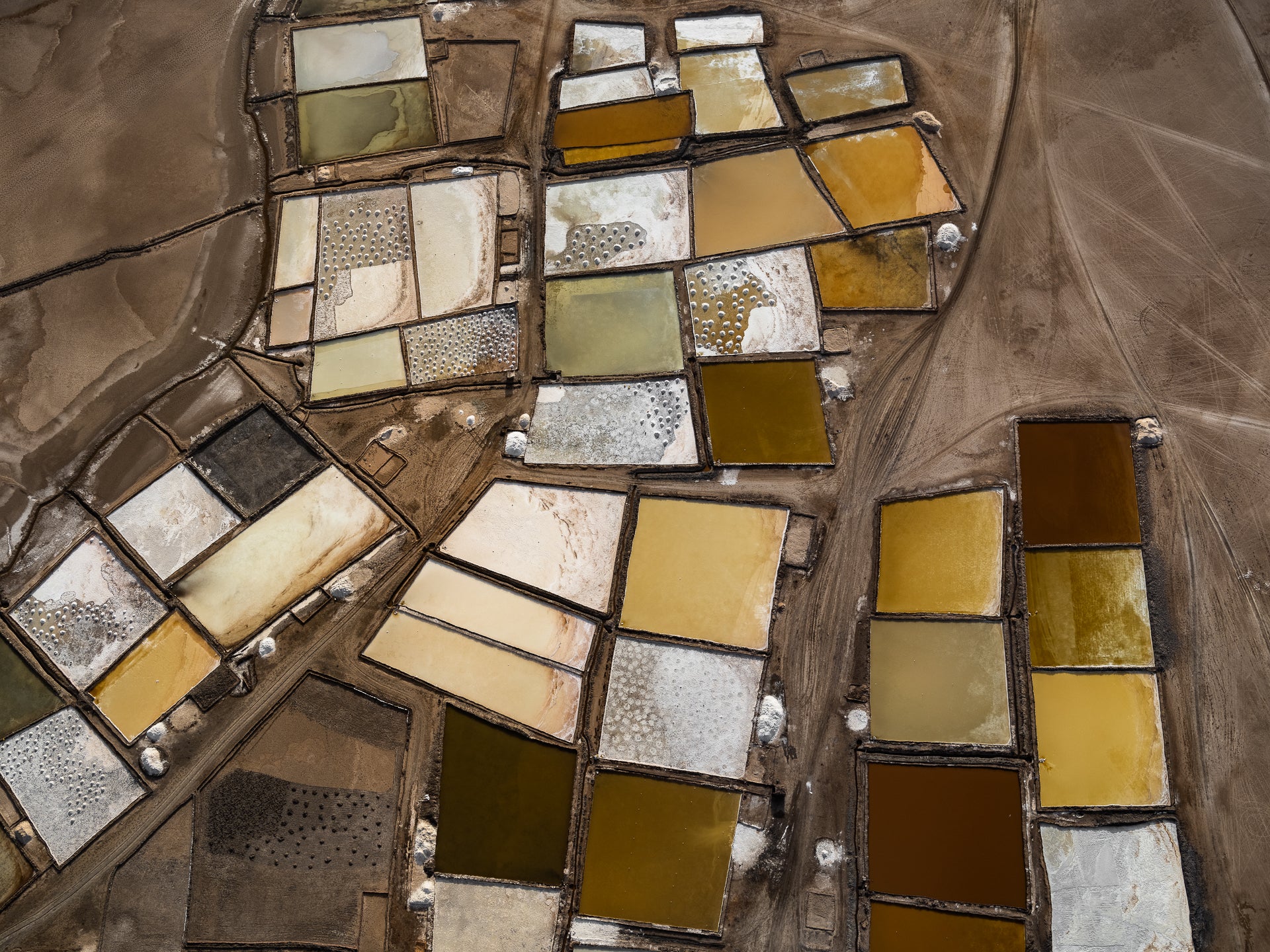 N°TSSIV13 (The Salt Series IV, Senegal) by Tom Hegen, limited edition photography