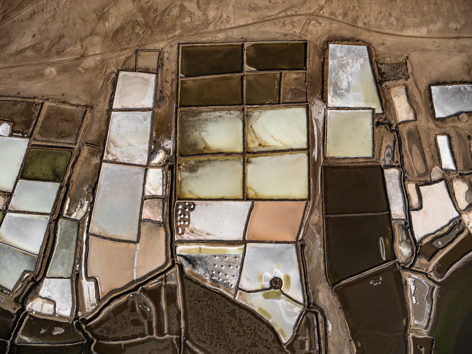 N°TSSIV14 (The Salt Series IV, Senegal) by Tom Hegen, limited edition photography