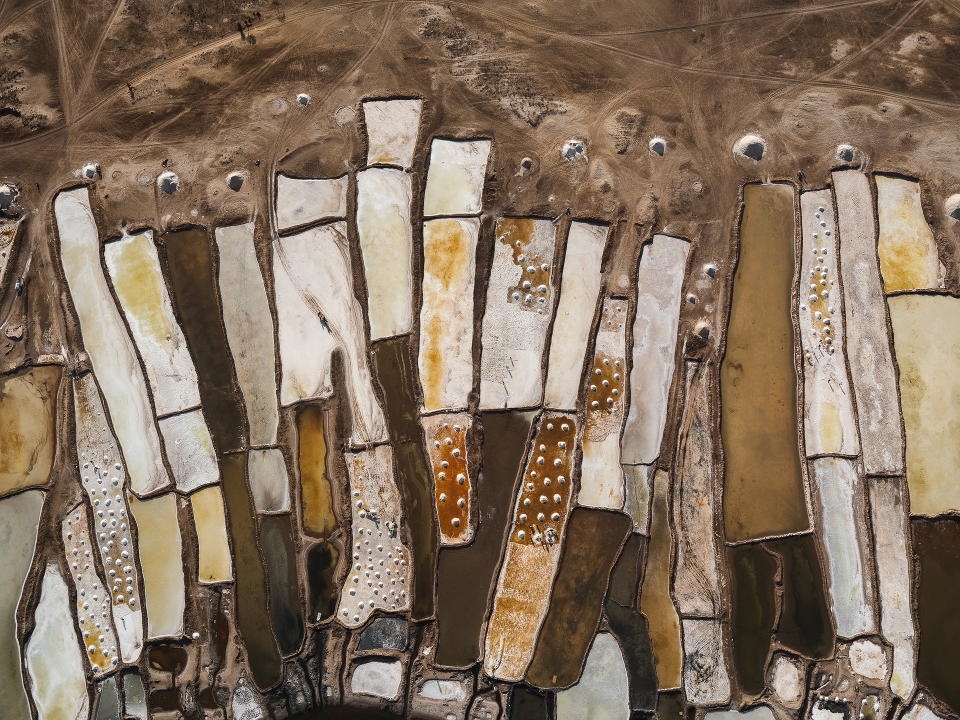 N°TSSIV20 (The Salt Series IV, Senegal) by Tom Hegen, limited edition photography