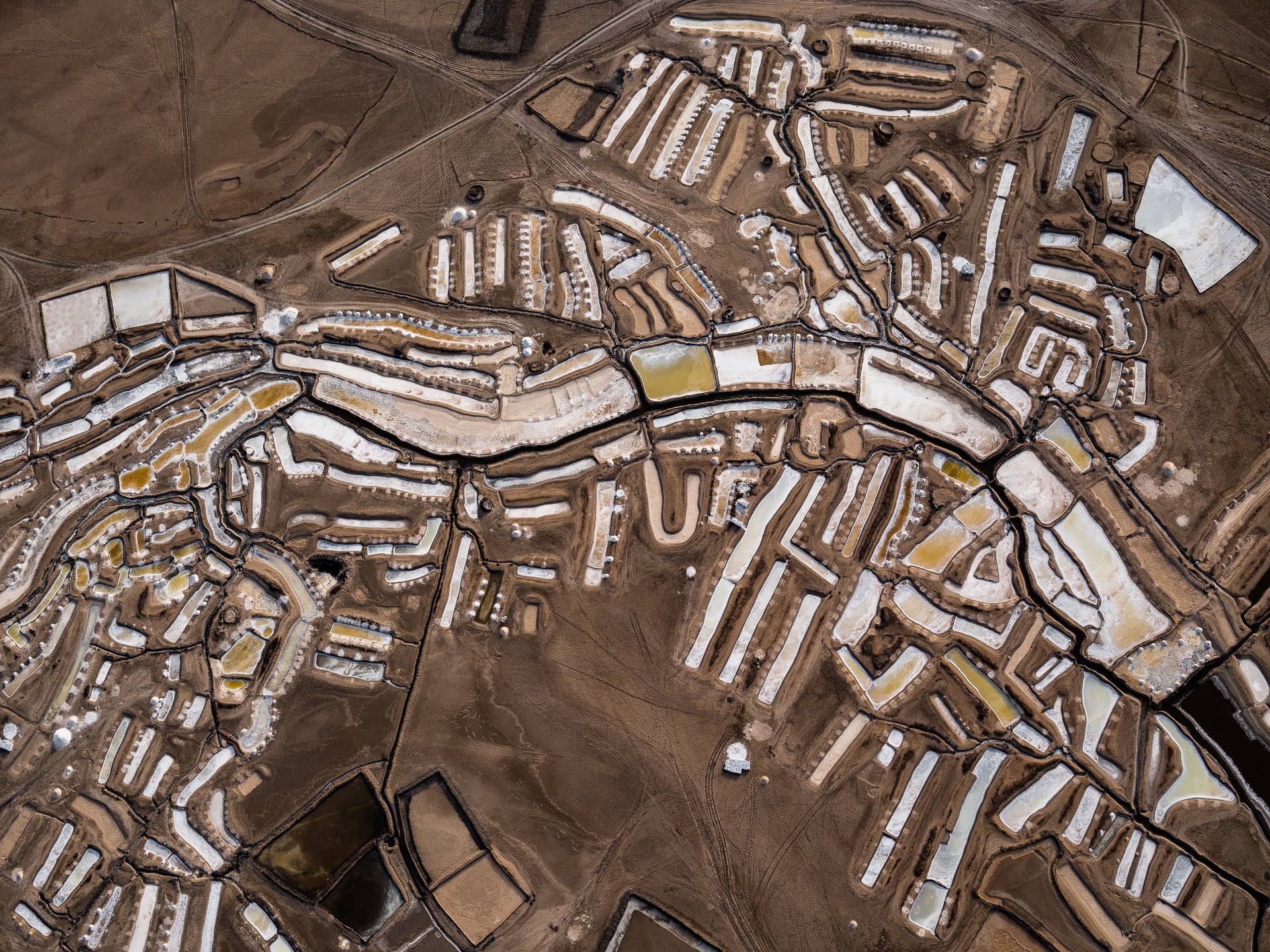 N°TSSIV07 (The Salt Series IV, Senegal) by Tom Hegen, limited edition photography