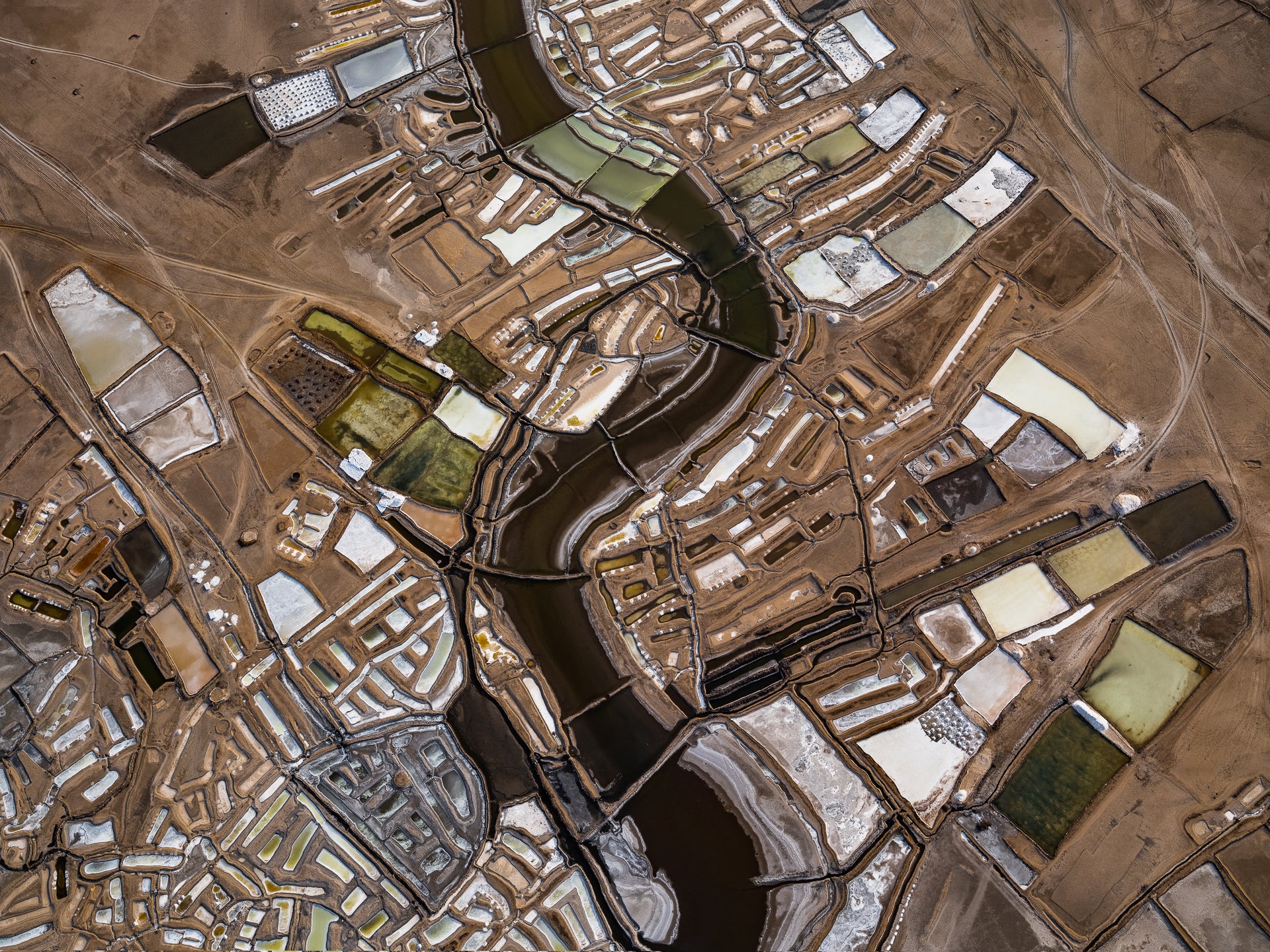 N°TSSIV08 (The Salt Series IV, Senegal) by Tom Hegen, limited edition photography