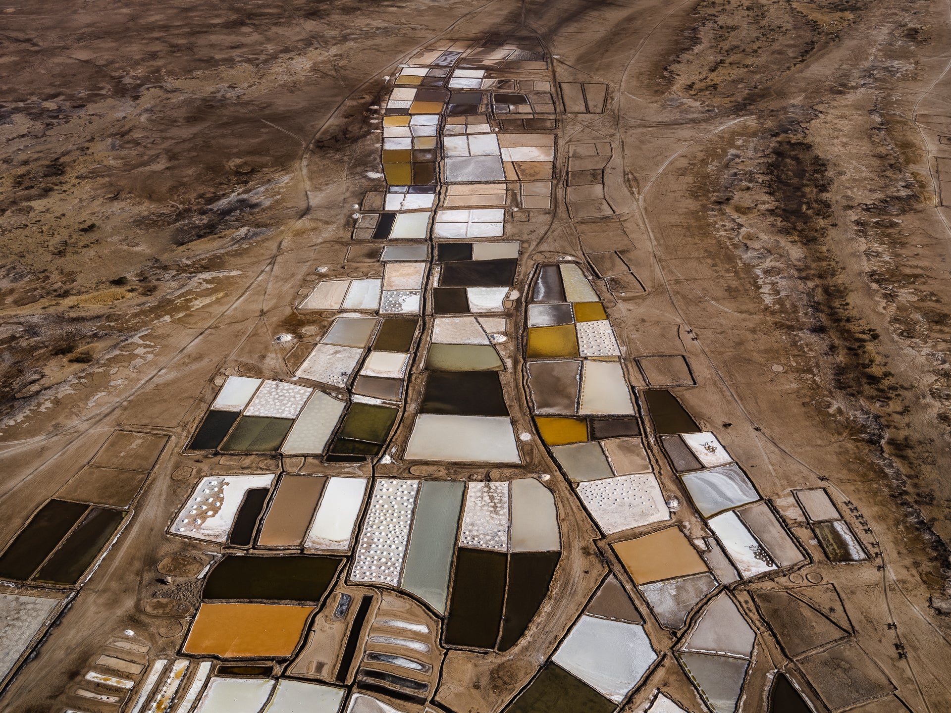 N°TSSIV09 (The Salt Series IV, Senegal) by Tom Hegen, limited edition photography